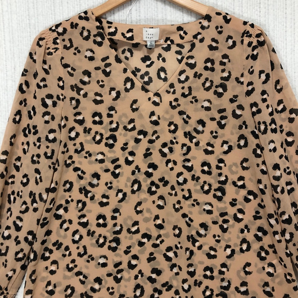 A New‎ Day Leopard Print V Neck Long Sleeve Flare Cuff Blouse XS